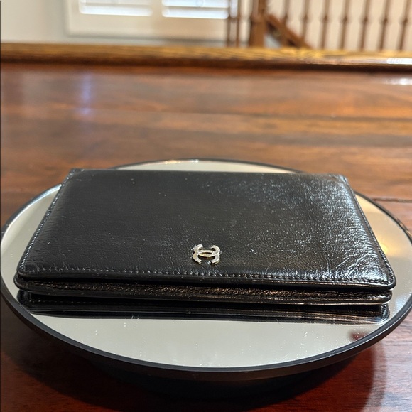 CHANEL Vintage Caviar Bi-fold Wallet in Black - Picture 4 of 14